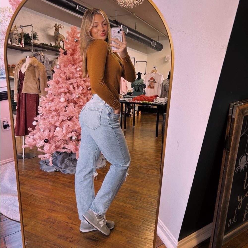 A&F Curve Love High Rise Dad Jean